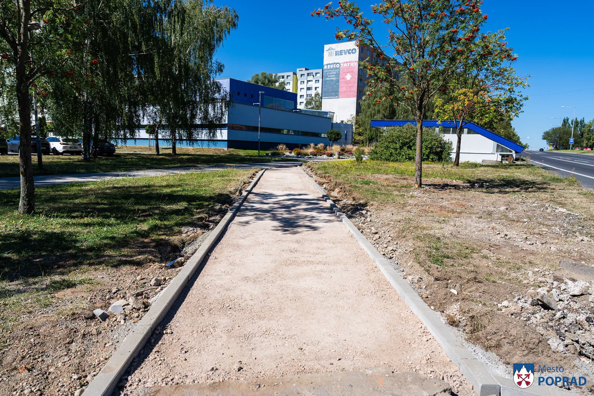 Poprad opravuje ďalšie chodníky